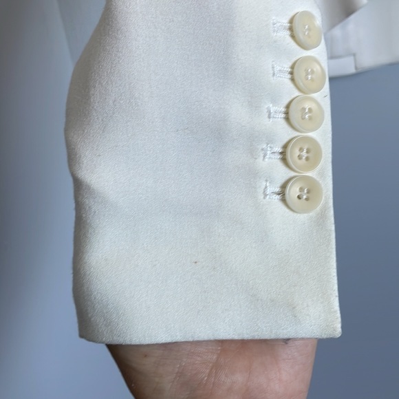 BCBG White Blazer - Size XXS - Picture 4 of 7